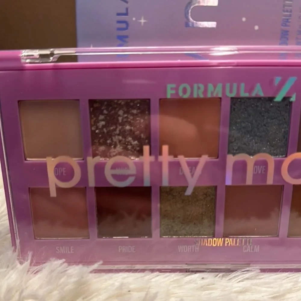 Formula Z Pretty Magic Shadow Palette